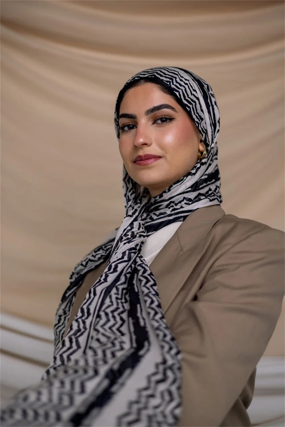 New Design Striped Keffiyeh Hijab Wave Printed Chiffon Scarf Women Islamic Muslim Scarves Shawl Echarpe Foulard Dubai Hijabs