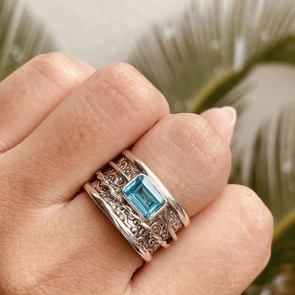 Cross border new TEMU inlaid aquamarine ring European and American jewelry with all the runway hand jewelry