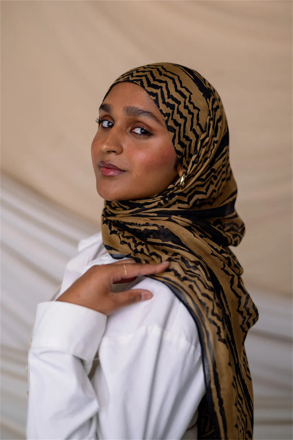 New Design Striped Keffiyeh Hijab Wave Printed Chiffon Scarf Women Islamic Muslim Scarves Shawl Echarpe Foulard Dubai Hijabs